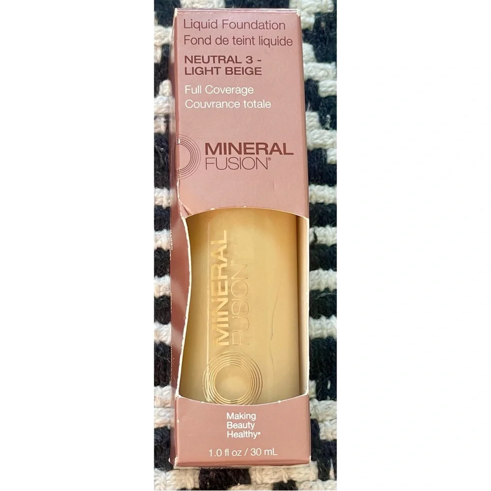 Mineral Fusion Liquid Foundation Neutral 3 Light Beige
